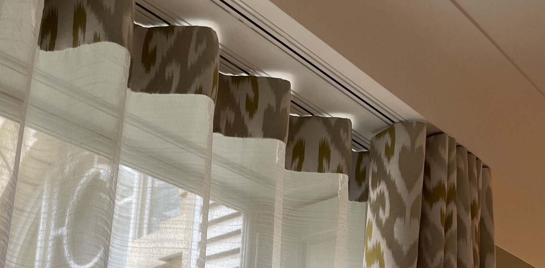 High quality realization in Wave system with this ikat fabric.